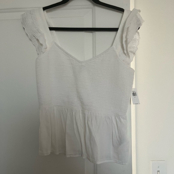 Old Navy White Top - Picture 1 of 3